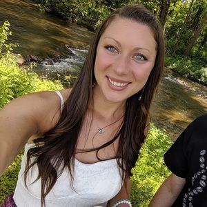 Meet your Posher, Gabriela